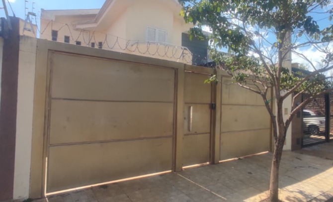 #8329 - Casa para Locação em Marília - SP