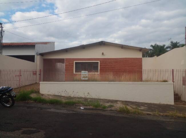 #7227 - Casa para Locação em Marília - SP