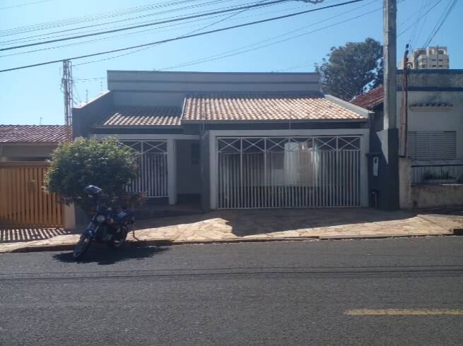 #7372 - Casa para Venda em Marília - SP