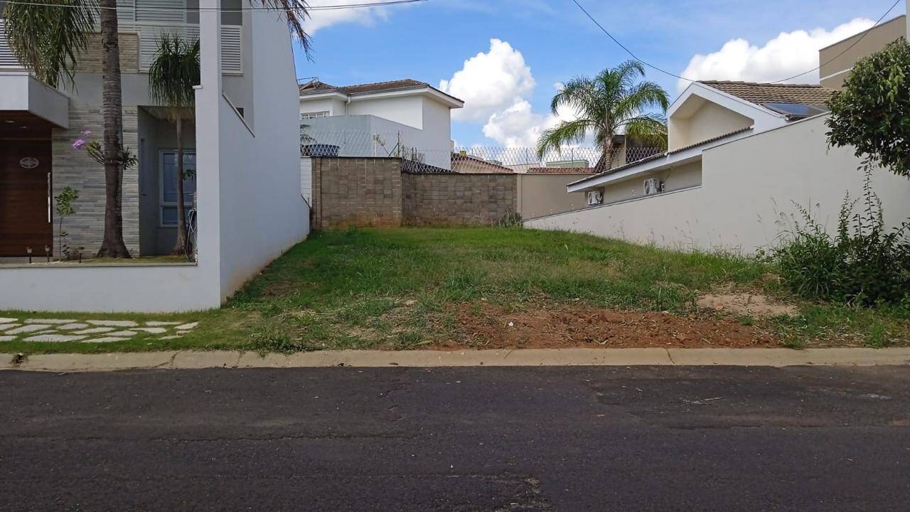 #7425 - Terreno para Venda em Marília - SP