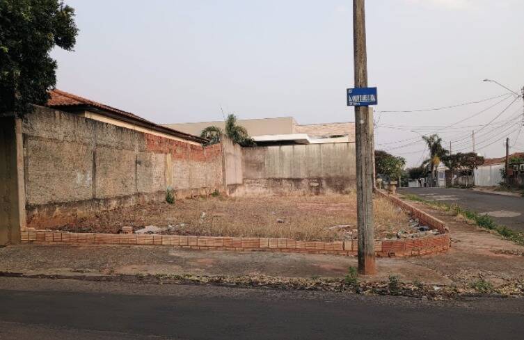 #7500 - Terreno para Venda em Marília - SP
