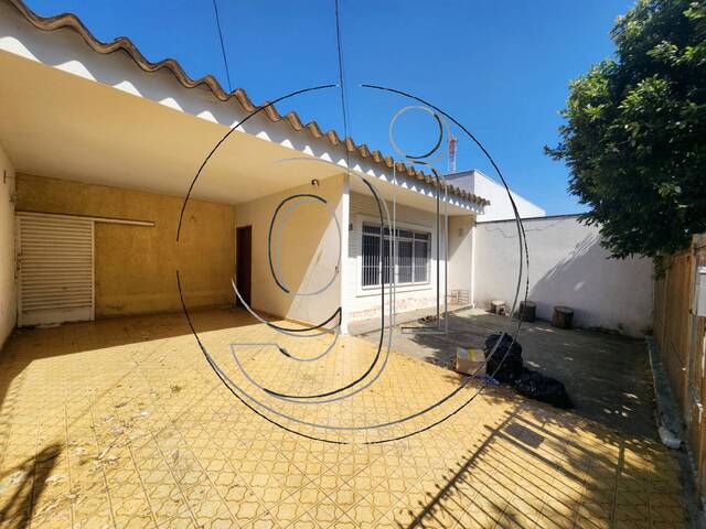 #7460 - Casa com Edícula para Locação em Marília - SP - 2
