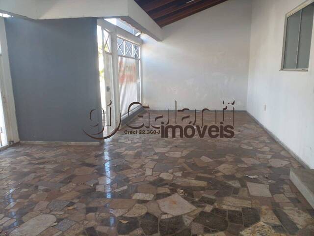 #8205 - Casa para Locação em Marília - SP - 2