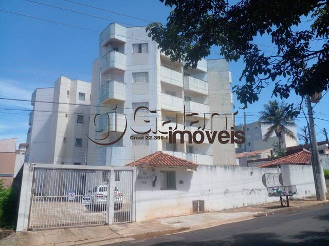 #8240 - Apartamento para Locação em Marília - SP - 1