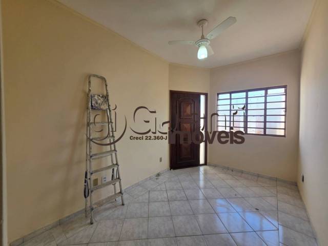 #8315 - Casa com Edícula para Locação em Marília - SP - 3