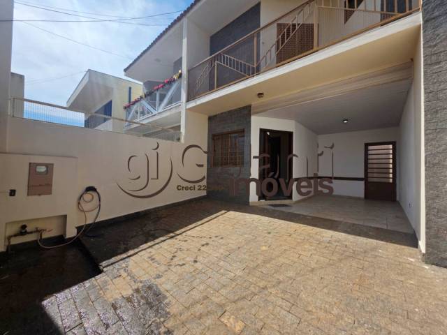 #8315 - Casa com Edícula para Locação em Marília - SP - 2