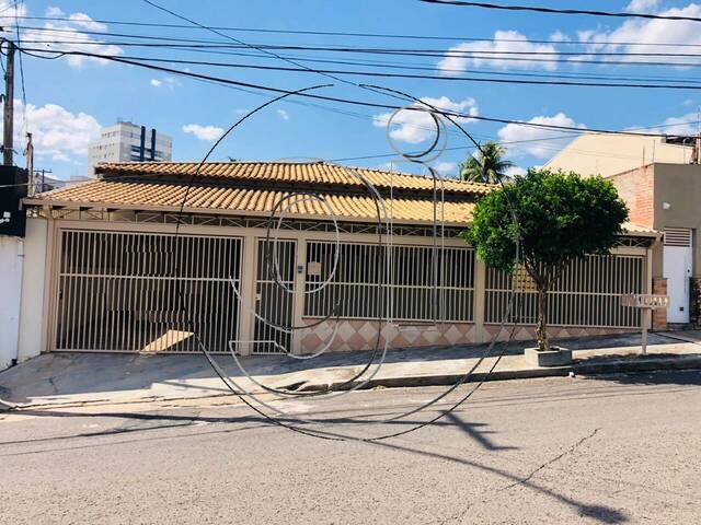 #5905 - Casa com Edícula para Locação em Marília - SP - 1