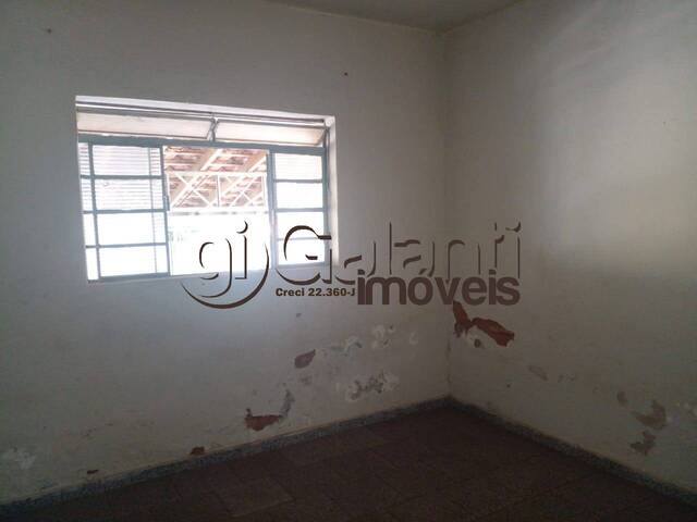Casa com Edícula para Venda em Marília - 4