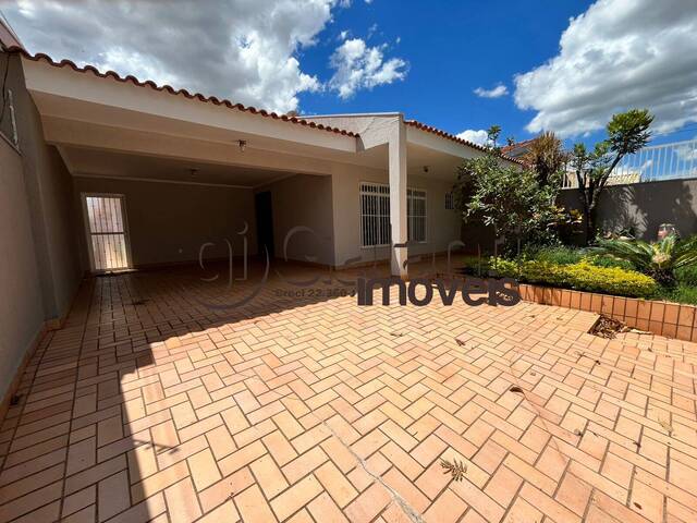 #8222 - Casa para Locação em Marília - SP - 2