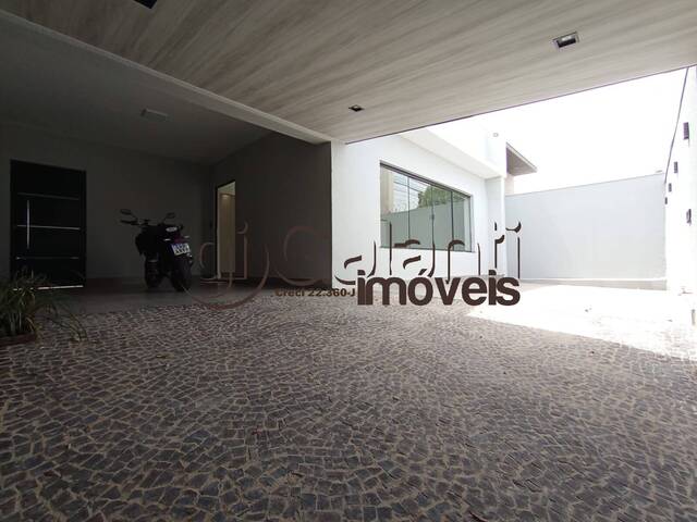 #8256 - Casa para Venda em Marília - SP - 2