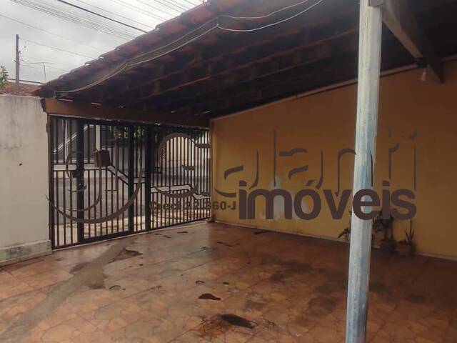 #8260 - Casa para Venda em Marília - SP - 2