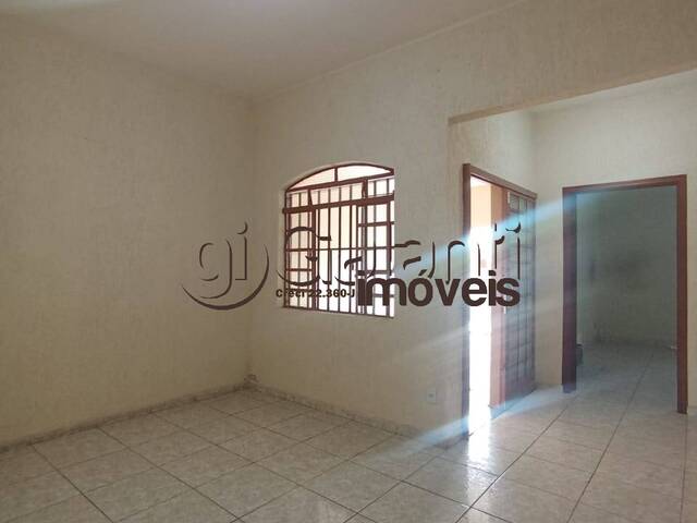 #8276 - Casa para Venda em Marília - SP - 2