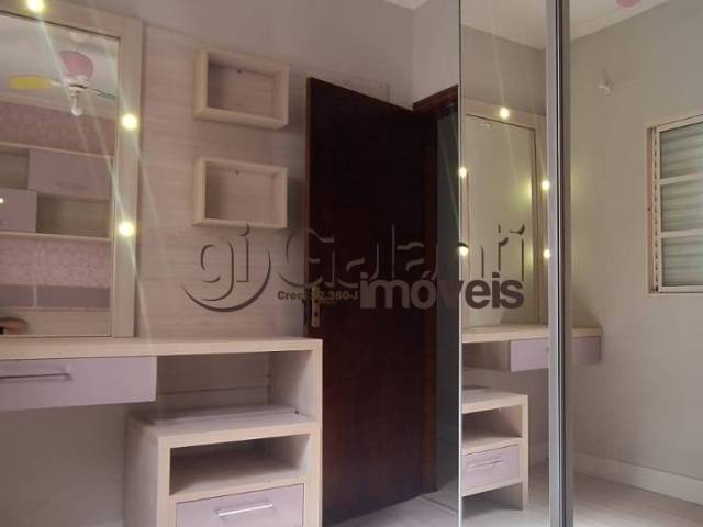 #8323 - Casa para Venda em Marília - SP - 2