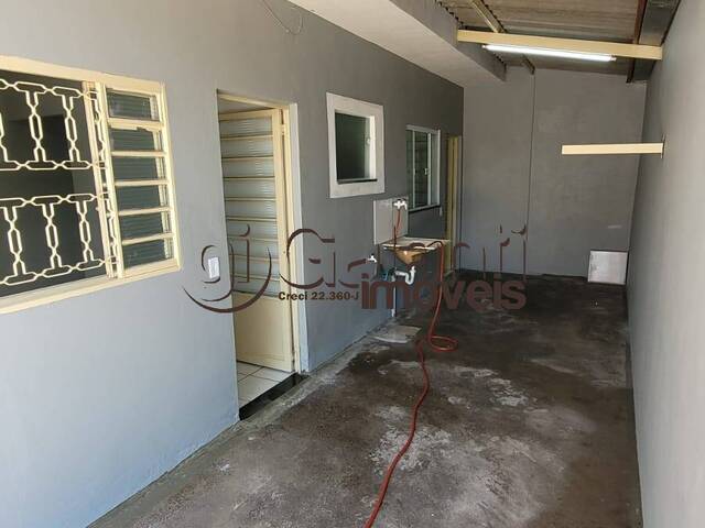 #8376 - Casa para Locação em Marília - SP - 2