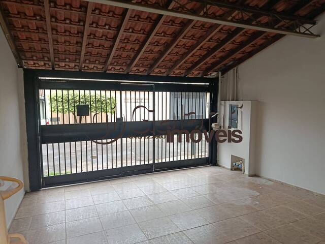 #8429 - Casa para Locação em Marília - SP - 2