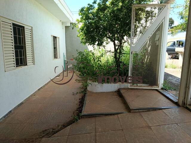 #8446 - Casa para Locação em Marília - SP - 2