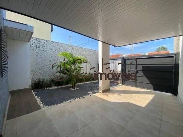 #8469 - Casa para Locação em Marília - SP - 2