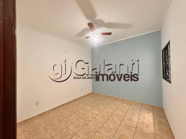 #8526 - Casa para Locação em Marília - SP - 2