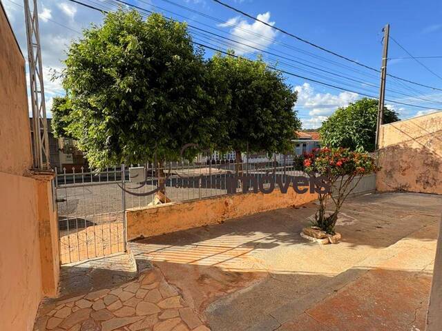 #8679 - Casa para Venda em Marília - SP - 2